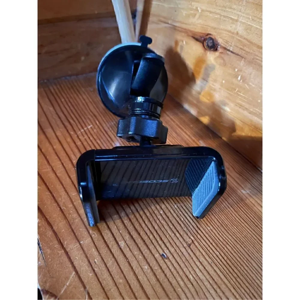SCOSCHE Universal Car Mount for Smartphones-Black